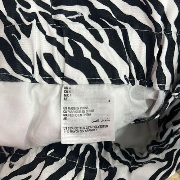 Bar III White And Black Zebra Print Mini Skirt Size 4 - Picture 6 of 10